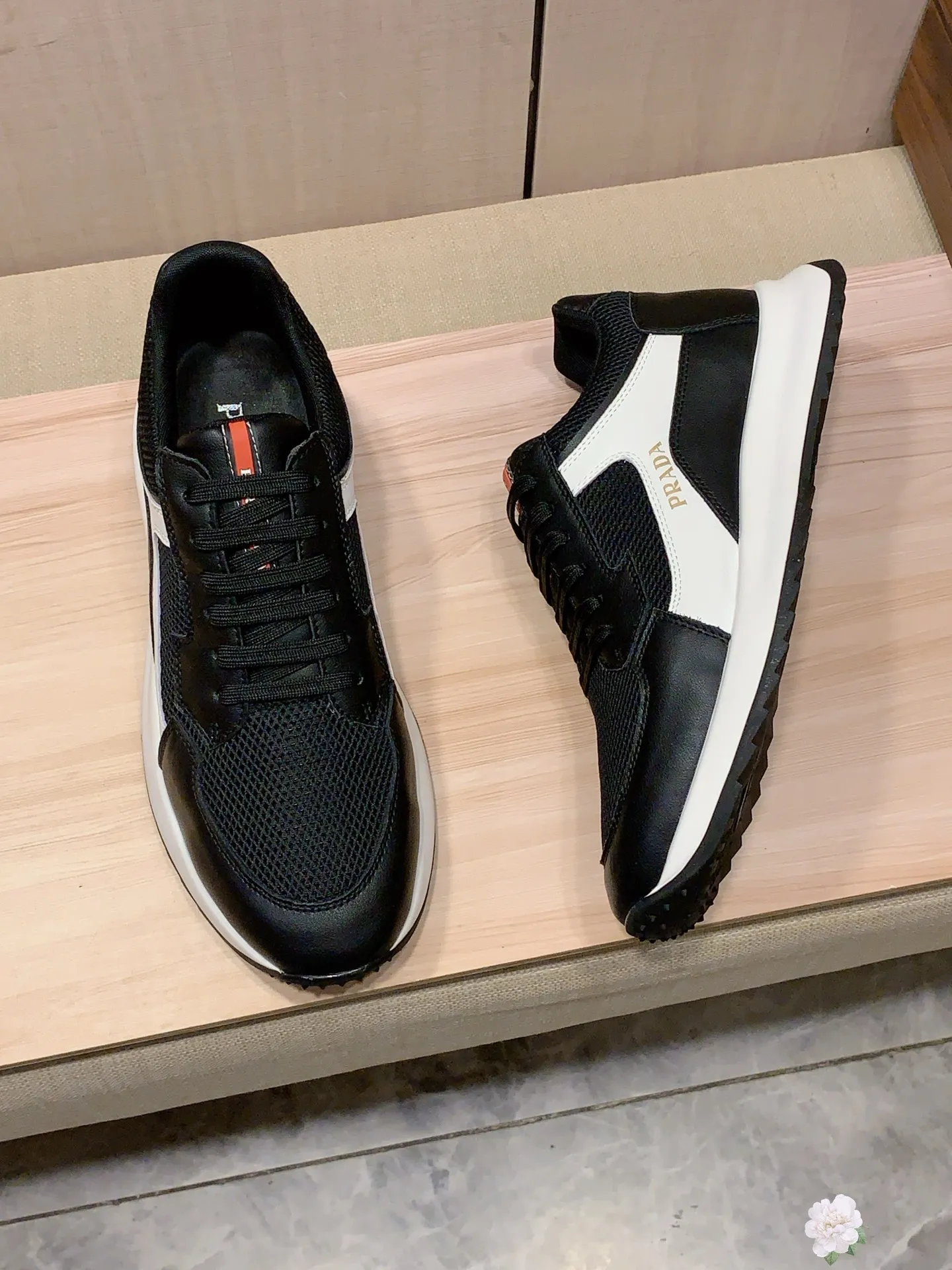 Men's shoes 💰460💰💰🎩🎩[Lightning][Lightning] "Prada PRADA*" latest hot style casual shoes, top brand [seduce] luxury~purchase, top~quality. [Strong] The upper is made of imported breathable cowhide with material ➕ breathable sheepskin feet (•) and fine workmanship. The original stylish and stylish soft rubber wear-resistant and non-slip outsole is light and comfortable on the feet. The real thing looks better when photographed in person. 0121: code: 38-44, 4️⃣ colors selected